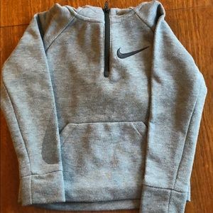 Little boys Nike pullover sweatshirt, grey size 5